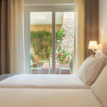 维拉卢斯公寓式酒店