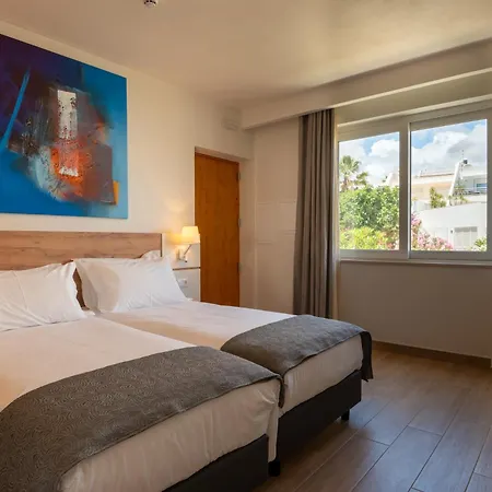 Vila Luz Aparthotel 4*