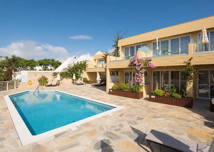 아파트호텔 빌라 루즈 4* Senhora da Luz